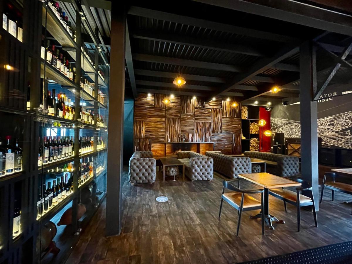 Gudauri Loft Hotel Exterior photo Wine bar in Seoul, South Korea