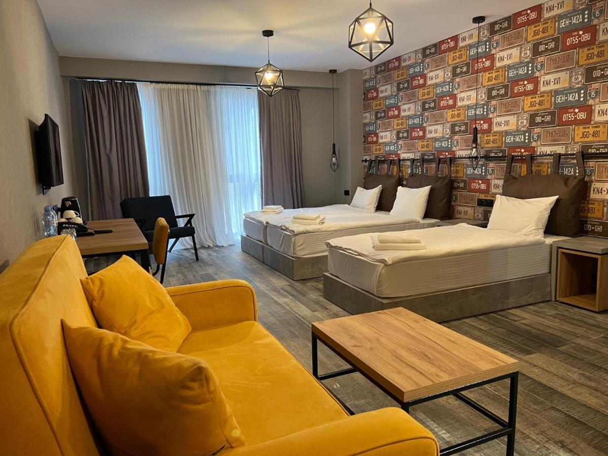 Gudauri Loft Hotel Exterior photo Family room