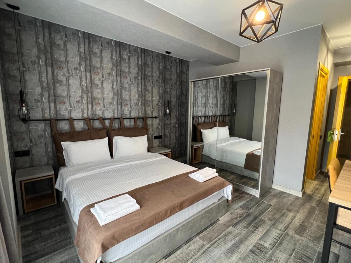 Gudauri Loft Hotel Exterior photo A bedroom in a hotel