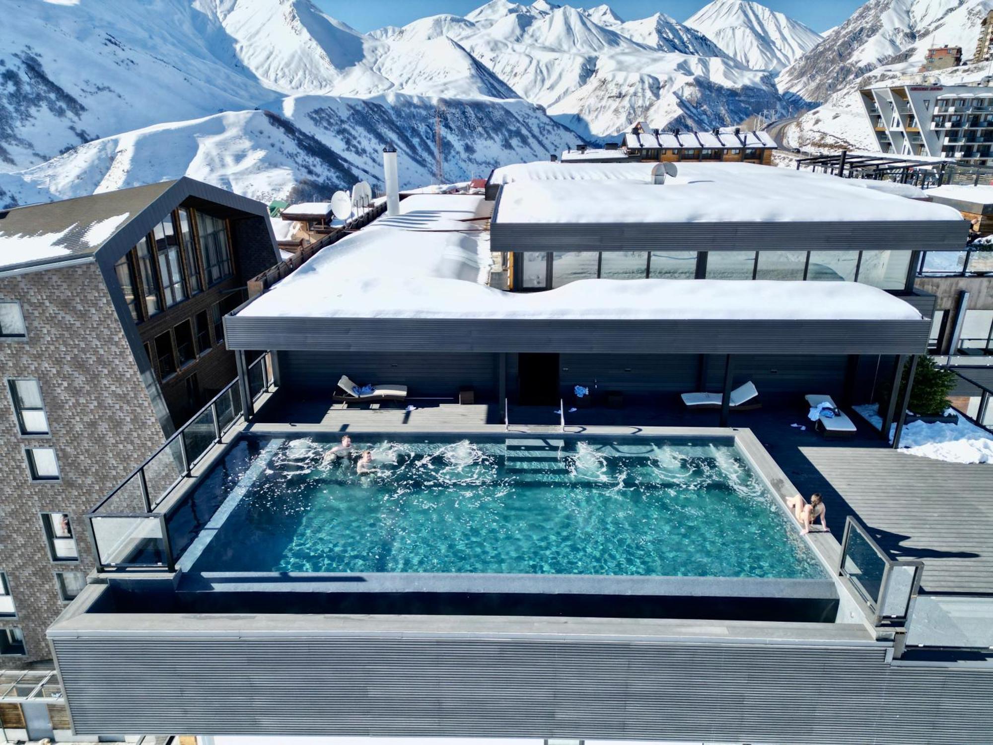 Gudauri Loft Hotel Exterior photo The rooftop pool at the 7132 Summit