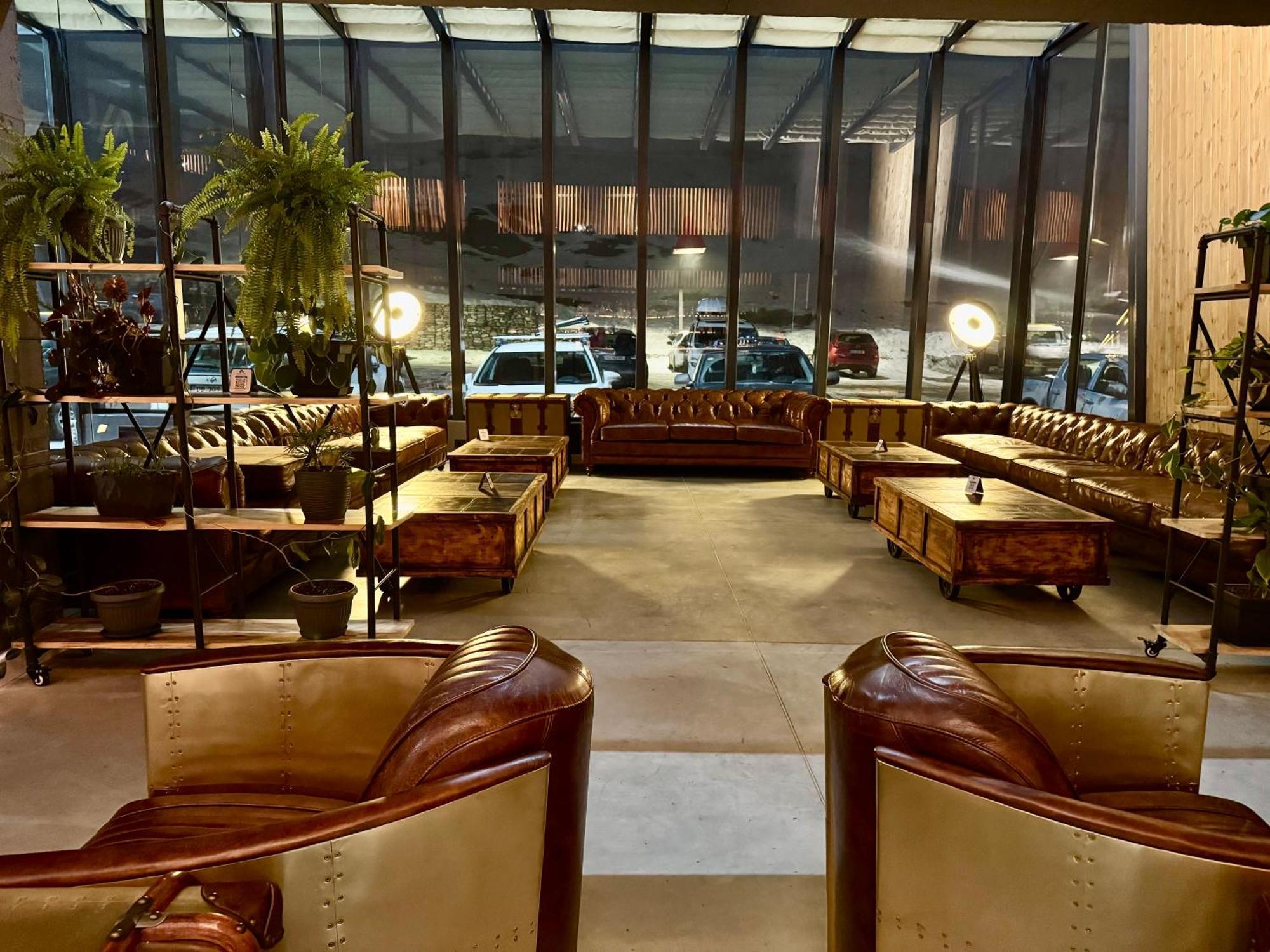 Gudauri Loft Hotel Exterior photo The lobby of the hotel
